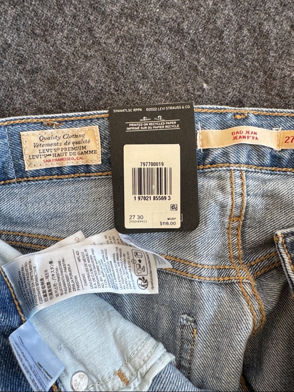 NMT. Levi's Light Blue Dad Jeans - Classic Straight Fit - Picture 5 of 6